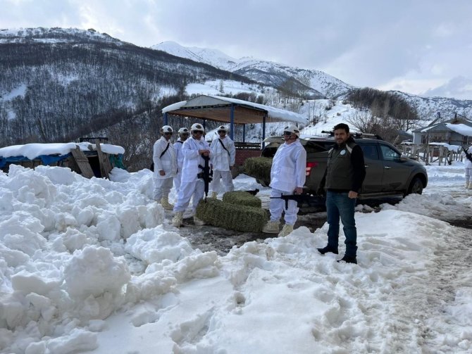 Komandolar Yaban Hayvanlarını Unutmadı, Doğaya Yem Bıraktı