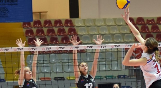 Genç Sultanlar Sezonu Galibiyetle Kapattı