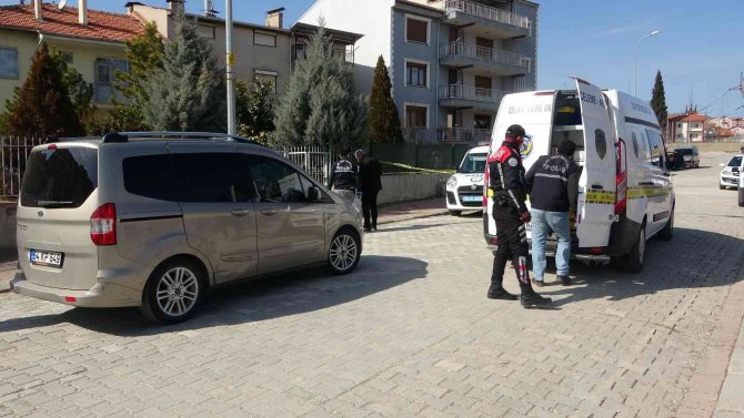 Camiden Evine Dönerken Husumetlisi Tarafından Başından Vurulan Kişi Hayatını Kaybetti