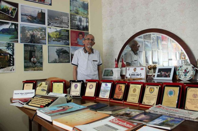 Manisalı Ünlü Şair Ve Yazar Son Yolculuğuna Uğurlandı