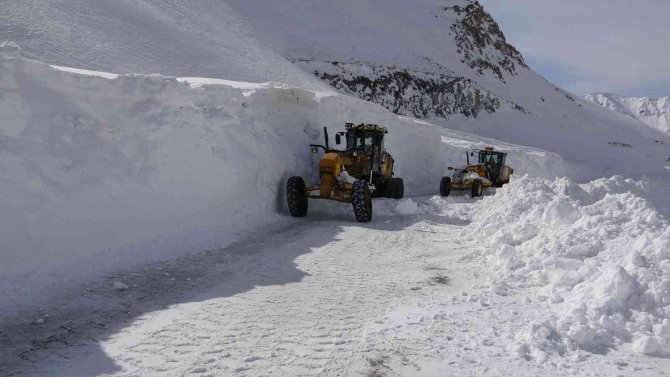 36 Gündür Kapalı Olan Bahçesaray Yolu Ulaşıma Açıldı