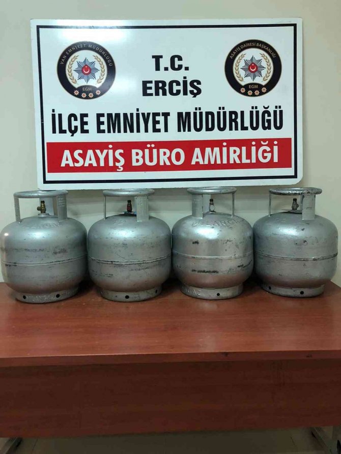 Van’da 22 Kişi Tutuklandı