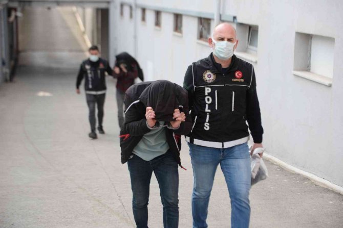 Adana’da 8 Kilo 724 Gram Esrar Ele Geçirildi