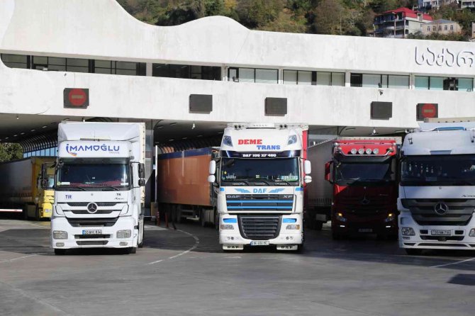 İ̇hracat Arttı Sarp Sınır Kapısında Yeni Rekora Ulaşıldı