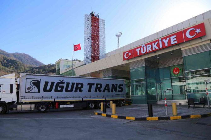 İ̇hracat Arttı Sarp Sınır Kapısında Yeni Rekora Ulaşıldı