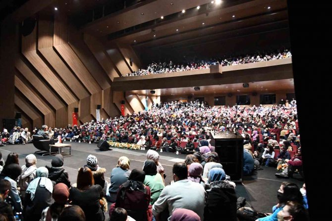 ‘Müspet Değerler Mektebi’nin Konuğu Hayati İ̇nanç Oldu