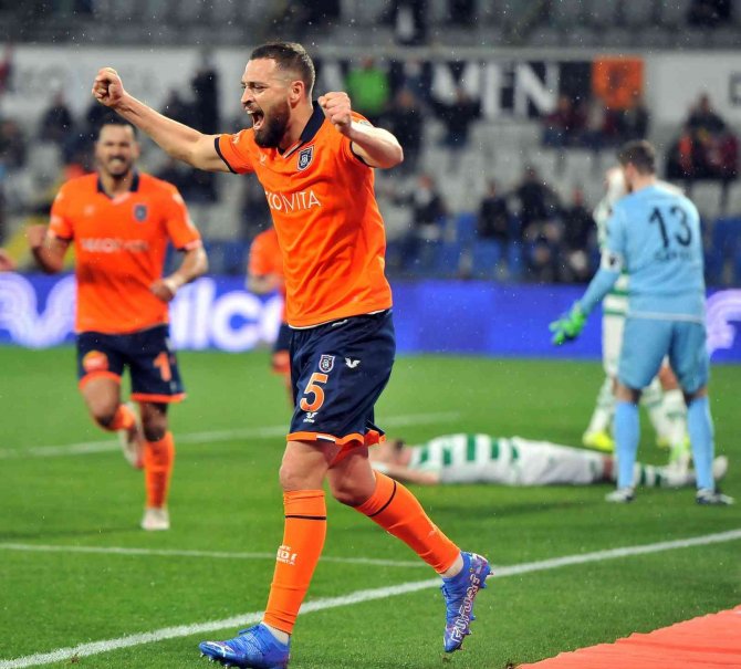 Spor Toto Süper Lig: Başakşehir: 2 - Konyaspor: 1 (Maç Sonucu)