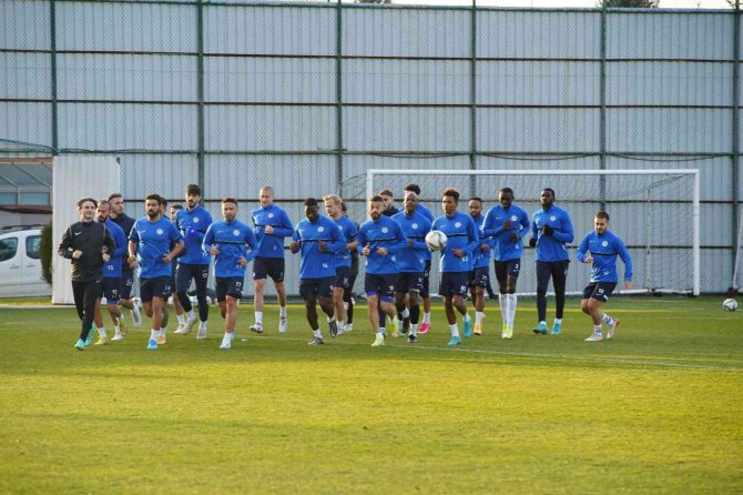 Çaykur Rizespor, Galatasaray’a Günde Çift Antrenmanla Hazırlanıyor