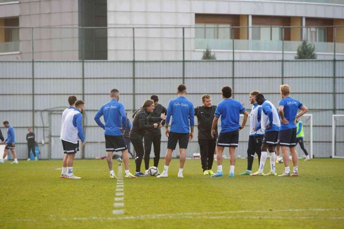 Çaykur Rizespor, Galatasaray’a Günde Çift Antrenmanla Hazırlanıyor