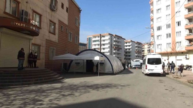Evlat Nöbetindeki Ailelerin Direnişi 904 Gündür Kararlılıkla Devam Ediyor