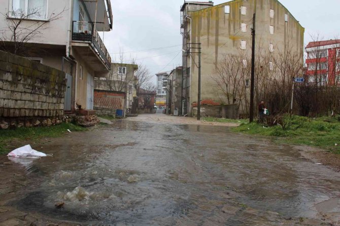 Havsa’da Yoğun Sağanak Sonrası Cadde Ve Sokaklar Göle Döndü