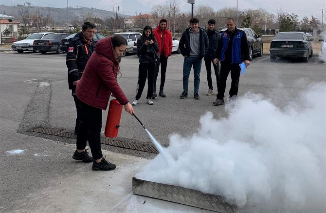Genç Sporculara Yangın Eğitimi