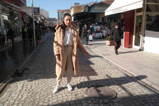 Yıllardır Pis Kokuyla Mücadele Ediyorlar