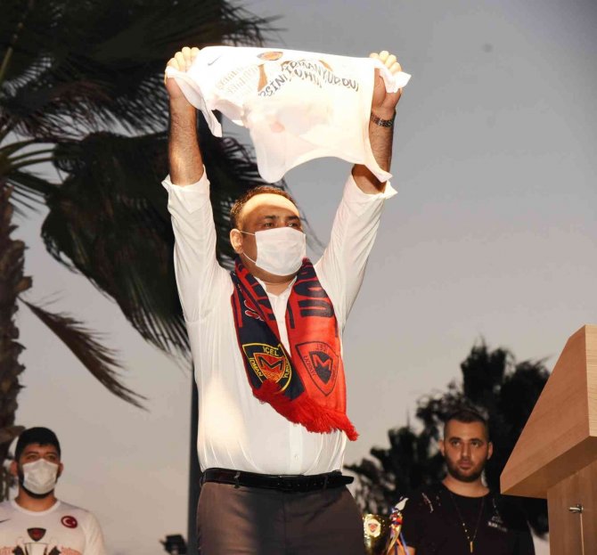 Başkan Yılmaz, İ̇çel İ̇dman Yurduna Sahip Çıkıyor