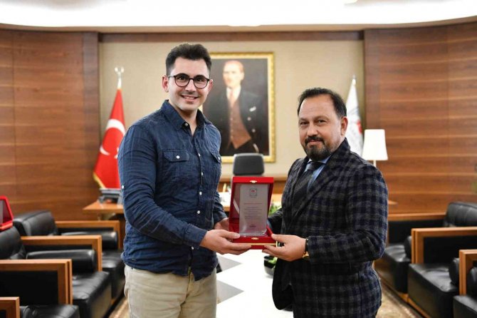 İ̇ha Muhabiri Umutcan İ̇şledici’ye Ödül