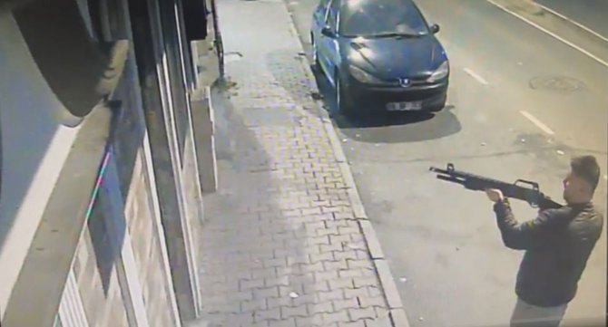 İ̇stanbul’da Pompalı Dehşet Kamerada: “Benimle İlgilenmediler” Deyip Müzikhole Ateş Açtı