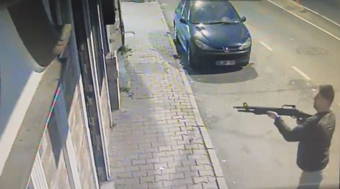İ̇stanbul’da Pompalı Dehşet Kamerada: “Benimle İlgilenmediler” Deyip Müzikhole Ateş Açtı