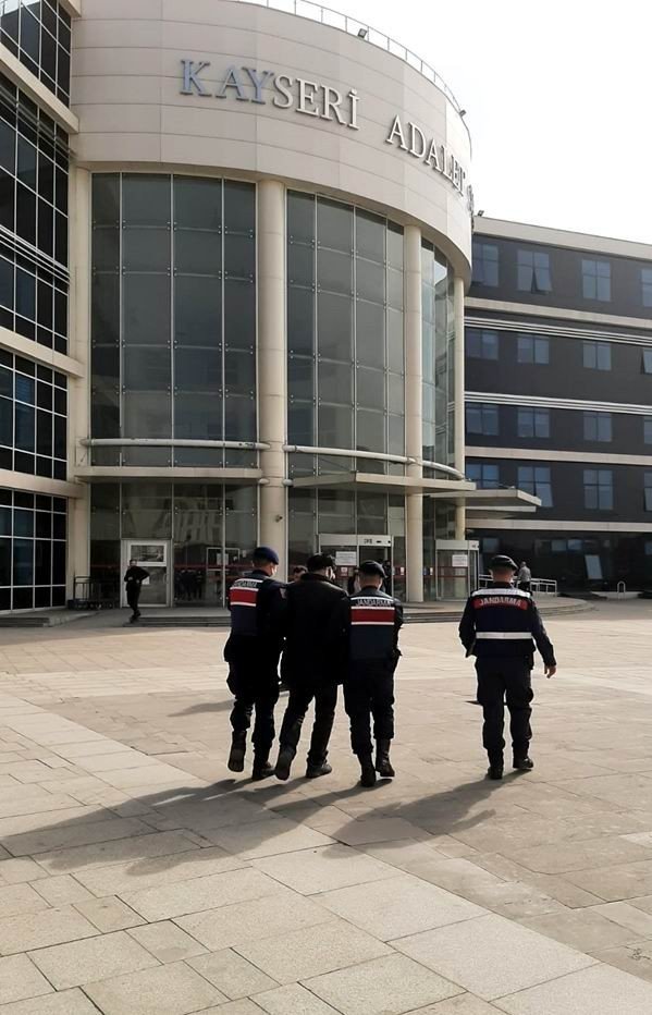 Kablo Hırsızı Yakalandı