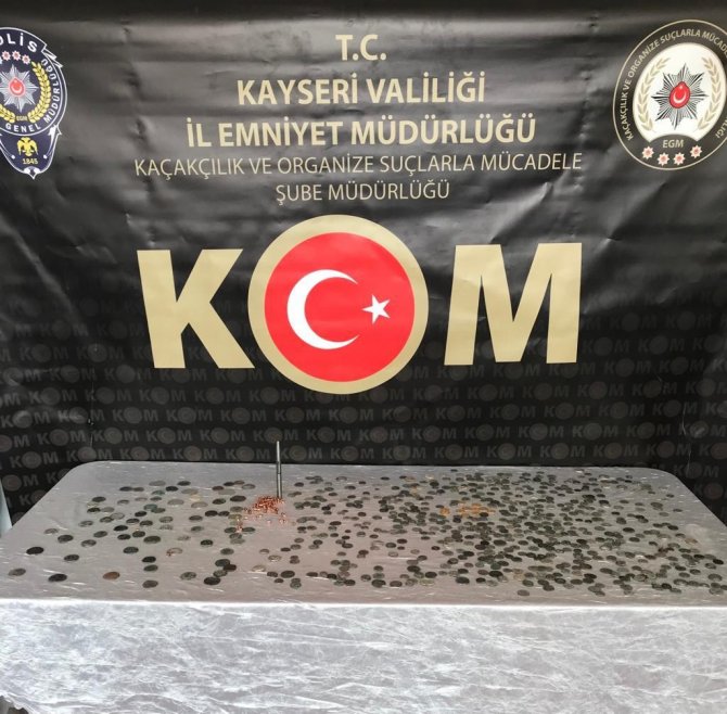 Ekipleri Şaşırtan Görüntü; Buzdolabından Suikast Silahı Ve Tarihi Eser Çıktı