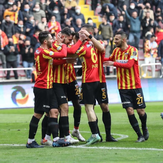 Mert Çetin İlk Golünü Attı