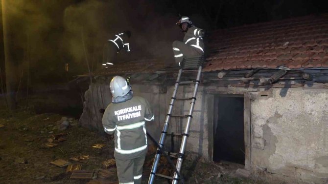 Odunluk Yangını Korkuttu