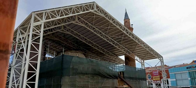 Tarihi Cacabey Medresesinde Yeniden Onarım Çalışmaları Başladı