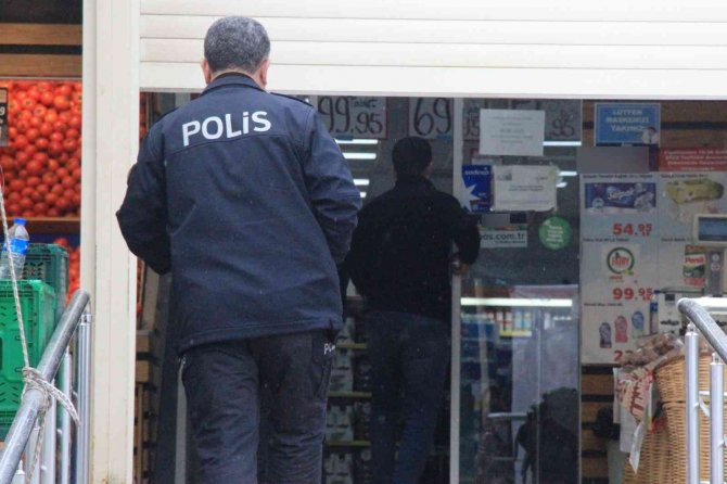 Evli Çift, Alışveriş İçin Gittikleri Süpermarkette Silahlı Saldırıya Uğradı