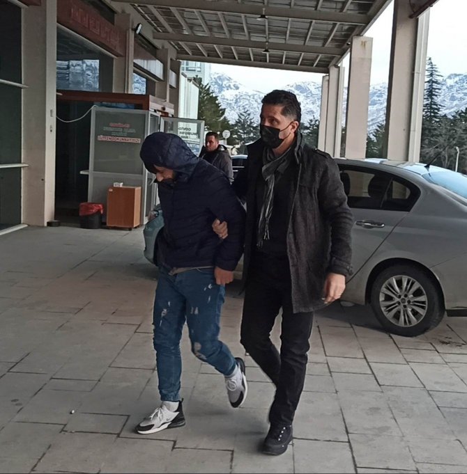 Yolcu Otobüsünde Bacağına Sarılı Eroinle Yakalandı