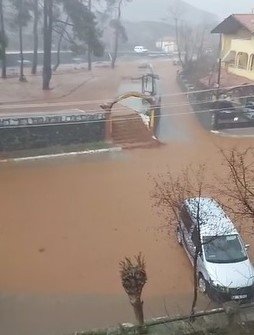 Marmaris’te Sağanak Yağış Etkili Oluyor