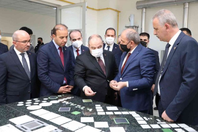 Yeşil Enerji Evi Ve Silisyum Saflaştırma Laboratuvarı Açıldı