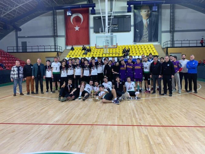 Şampiyon Sakarya Büyükşehir Belediyespor Oldu