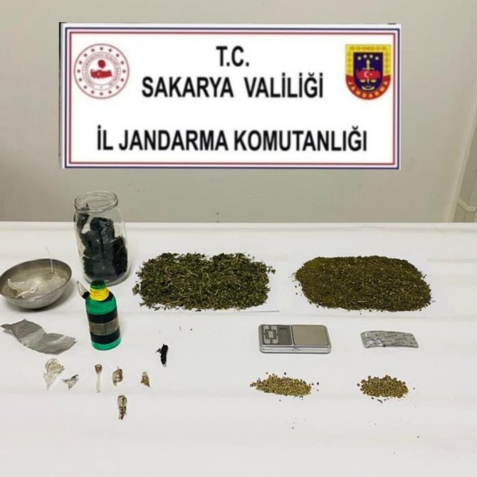 Sakarya’da 3 Kilo Uyuşturucu Ele Geçirildi: 2 Gözaltı