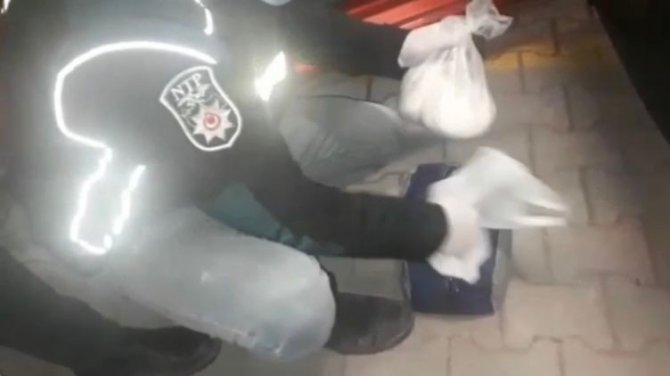 Tem Otoyolunda Uyuşturucu Operasyonu: 4 Tutuklama