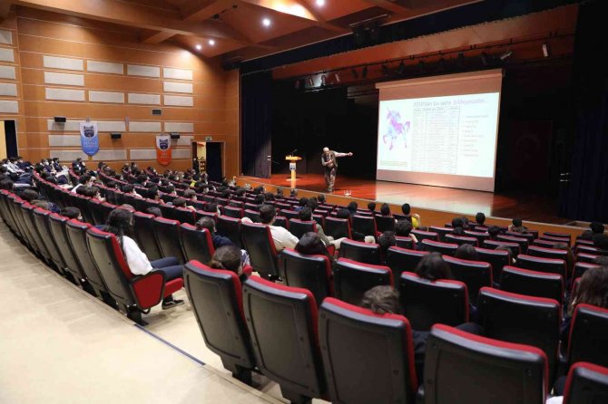 Sanko Okulları’nda Kariyer Günü Ve Üniversite Fuarı Başladı