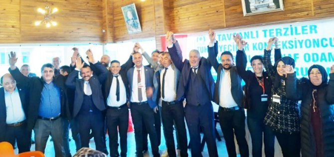 Terziler Tuhafiyeciler Odası’nda Halil Sezer Yeniden Başkan