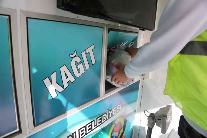 Serdivan’da 1 Buçuk Milyon Kilogram Materyal Geri Dönüştürüldü