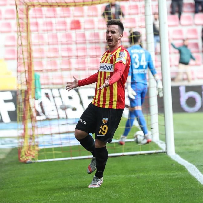 Mario Gavranovic 8. Golünü Attı