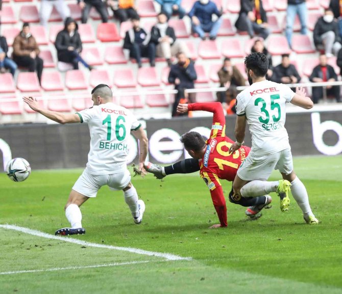Mario Gavranovic 8. Golünü Attı