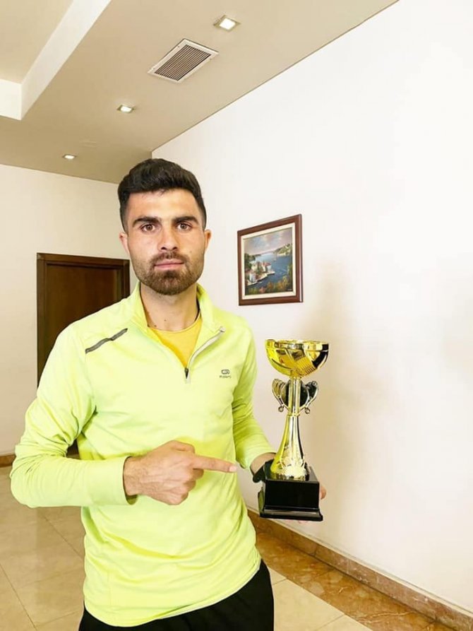 Vanlı Atletler Maratondan 2 Madalyayla Döndüler
