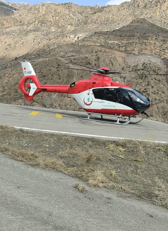 Kadın Hasta Ambulans Helikopterle Gümüşhane’ye Getirildi
