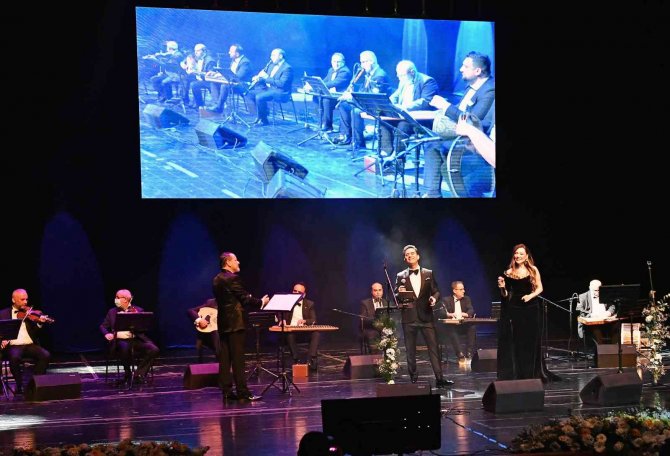 Osmangazi Belediyesi Müzeyyen Senar’ı Unutmadı