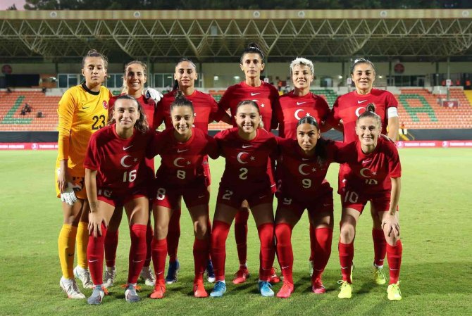 İ̇zmir’de Milli Maç Heyecanı