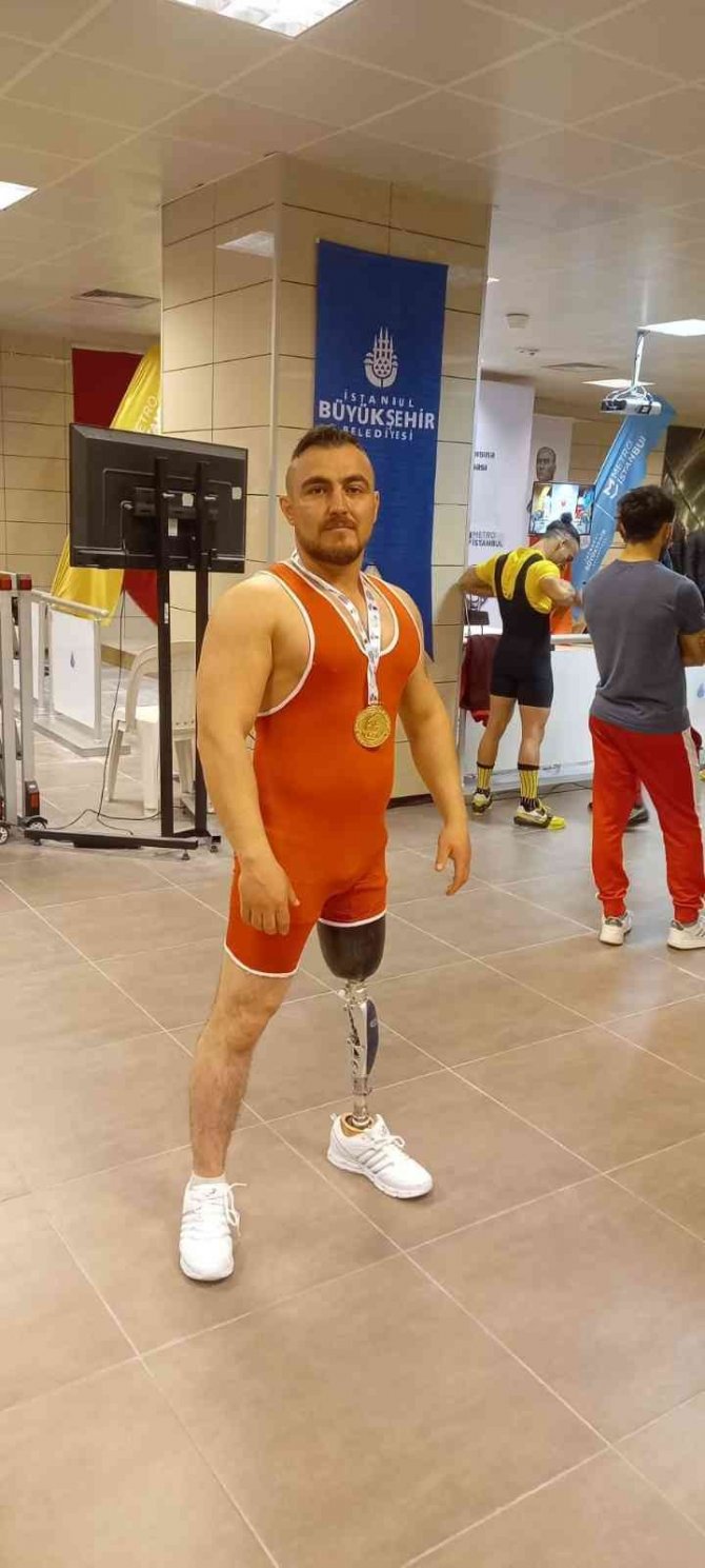 Engelli Sporcu, Engelsiz Rakiplerini Geçerek Şampiyon Oldu
