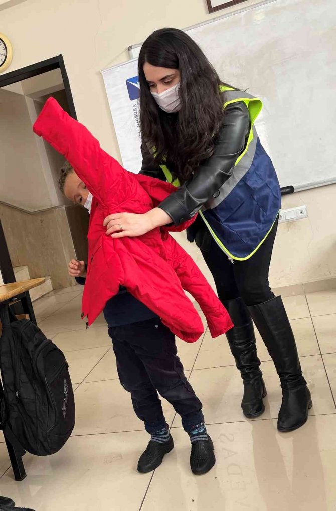 Vedaş ‘Her Mevsim Tebessüm’ Projesiyle Yüzleri Güldürüyor