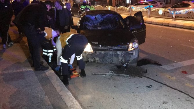 Yaya Geçidinde Kaza Sonucu Kalbi Duran Motosiklet Sürücüsü Hayatını Kaybetti
