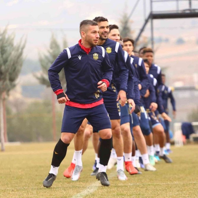 Yeni Malatyaspor Ertelenen Gaziantep Fk Maçı Hazırlıklarını Tamamladı