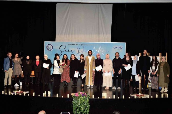 Kursiyerlerden Şiir Dinletisi
