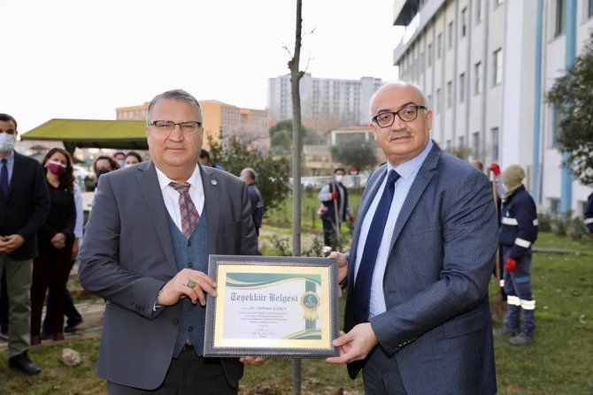 Yunusemre Belediyesi Manisa Cbü Yerleşkesini Ağaçlandırıyor