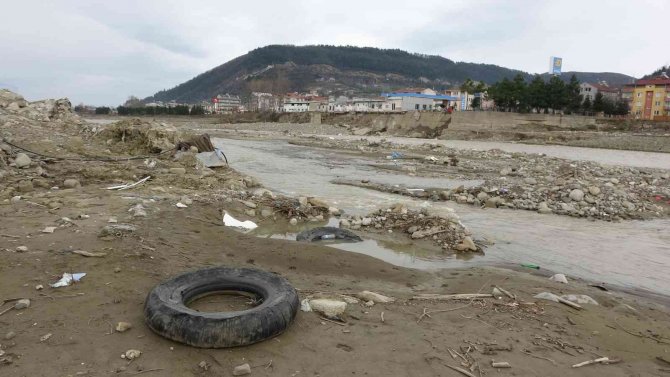 Ayancık’ta Sel Yaraları Sarılıyor