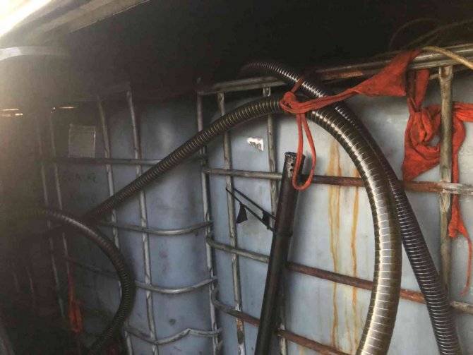 Adana’da 6 Bin Litre Kaçak Akaryakıt Ele Geçirildi